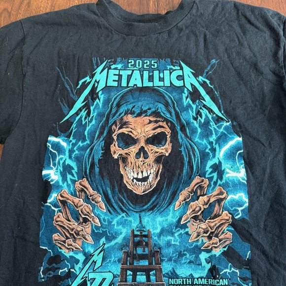 Metallica 2025 Tour Band Tee Black Graphic T-Shirt - Picture 2 of 5
